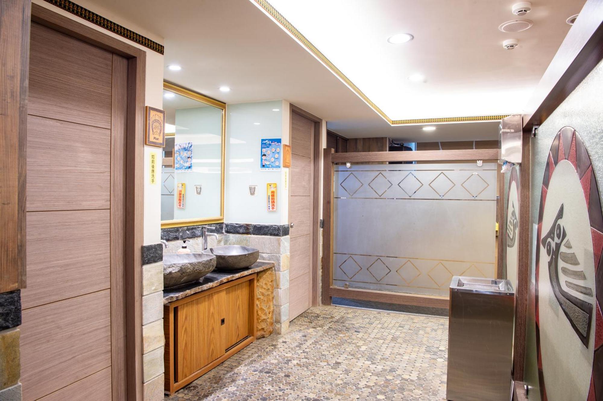 Classic Hotel Shvatan Nantou Bagian luar foto