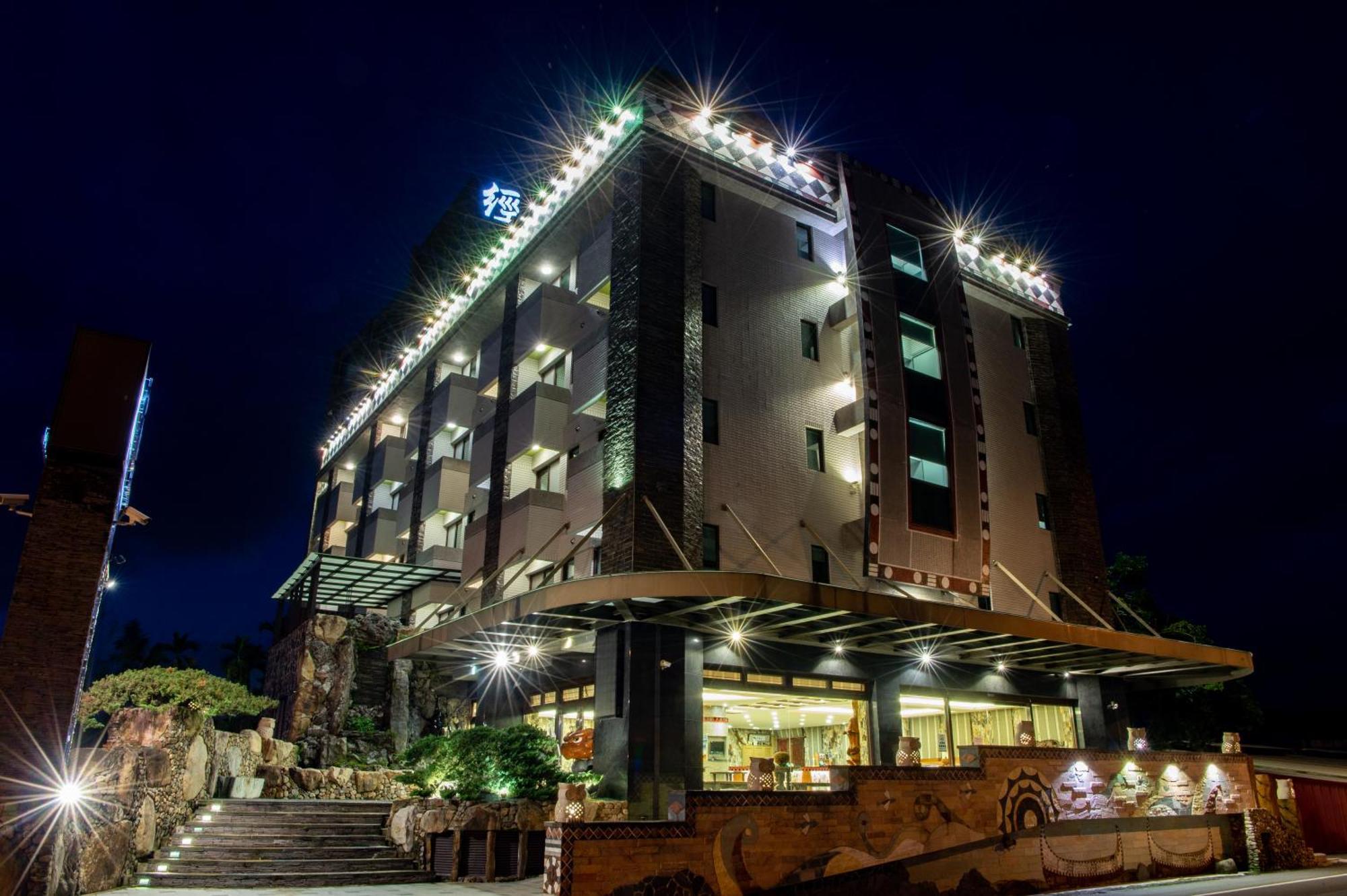 Classic Hotel Shvatan Nantou Bagian luar foto