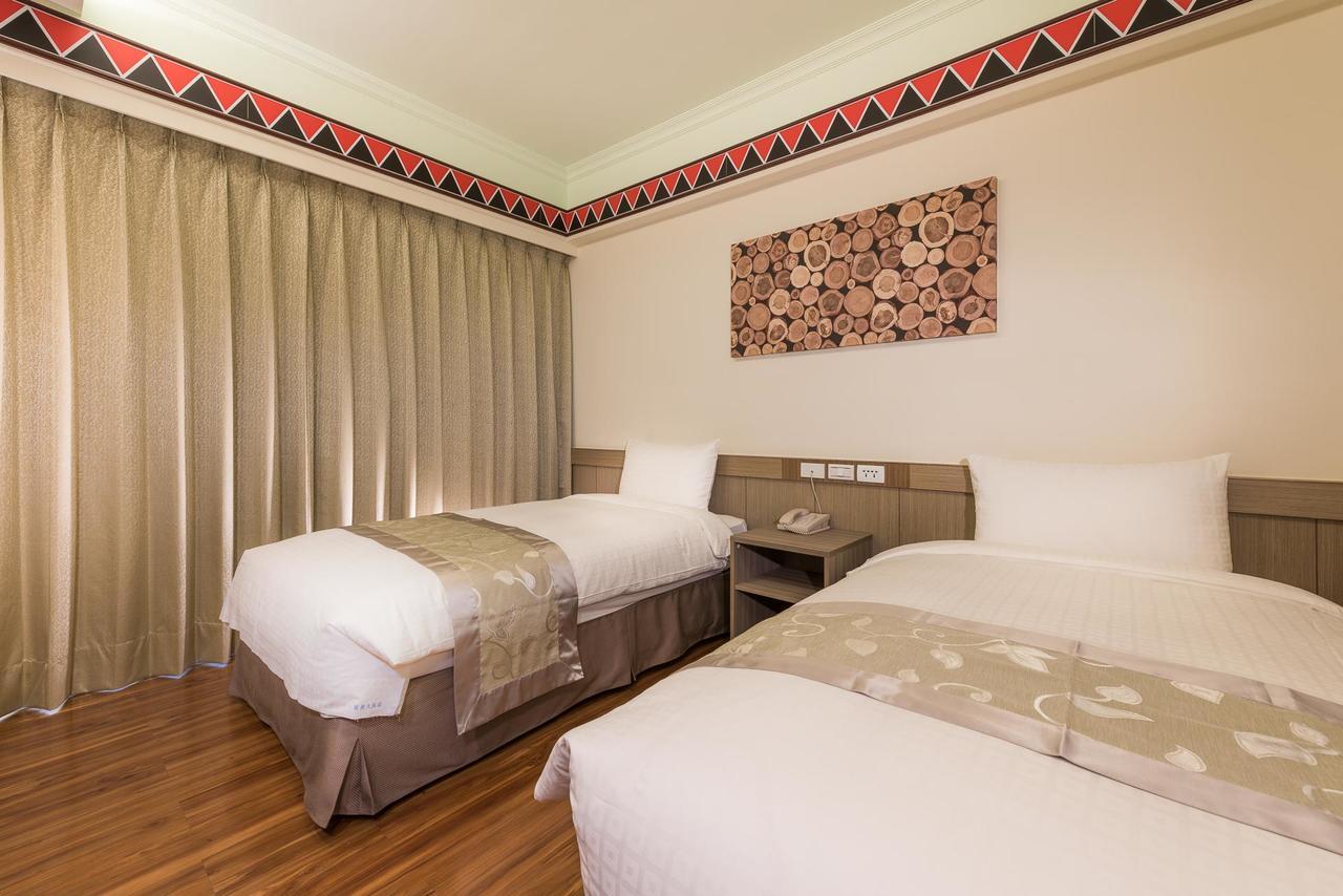 Classic Hotel Shvatan Nantou Bagian luar foto